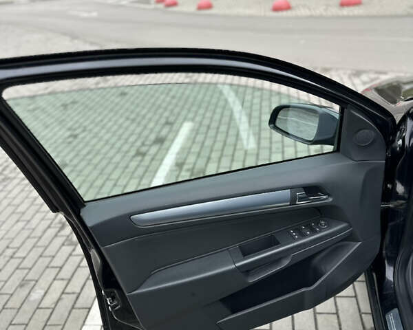 Чорний Опель Астра, об'ємом двигуна 1.6 л та пробігом 207 тис. км за 6200 $, фото 10 на Automoto.ua