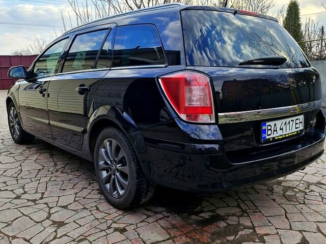 Черный Опель Астра, объемом двигателя 1.6 л и пробегом 233 тыс. км за 6200 $, фото 4 на Automoto.ua