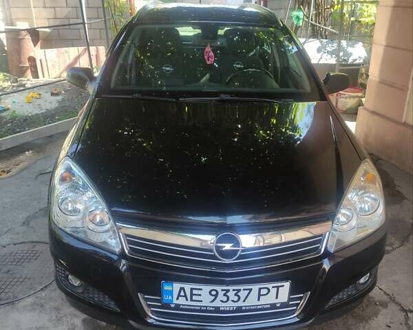 Черный Опель Астра, объемом двигателя 1.6 л и пробегом 205 тыс. км за 5700 $, фото 11 на Automoto.ua