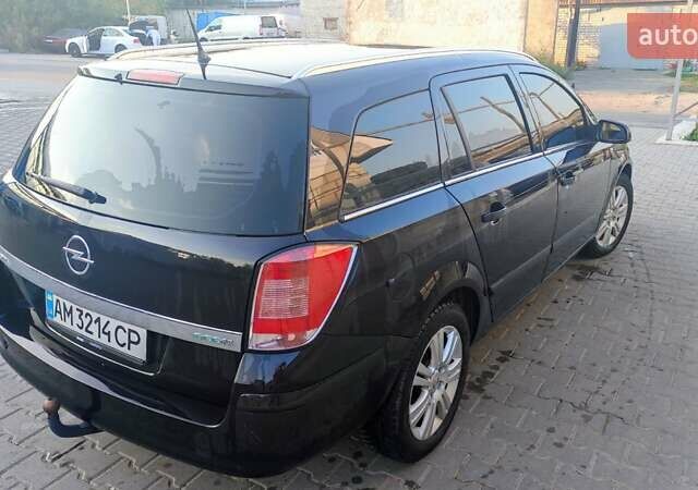 Черный Опель Астра, объемом двигателя 1.7 л и пробегом 440 тыс. км за 6200 $, фото 4 на Automoto.ua