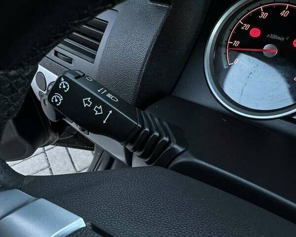 Черный Опель Астра, объемом двигателя 1.6 л и пробегом 160 тыс. км за 6200 $, фото 59 на Automoto.ua