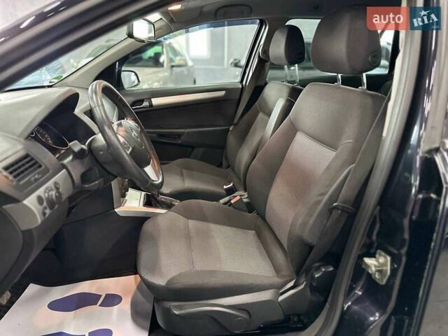 Черный Опель Астра, объемом двигателя 1.6 л и пробегом 186 тыс. км за 6799 $, фото 11 на Automoto.ua