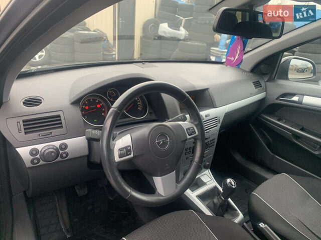 Черный Опель Астра, объемом двигателя 1.6 л и пробегом 232 тыс. км за 5500 $, фото 22 на Automoto.ua