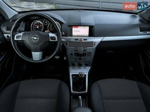 Черный Опель Астра, объемом двигателя 1.6 л и пробегом 160 тыс. км за 6200 $, фото 36 на Automoto.ua