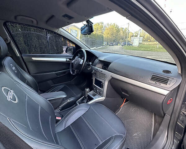 Чорний Опель Астра, об'ємом двигуна 1.69 л та пробігом 240 тис. км за 5300 $, фото 8 на Automoto.ua