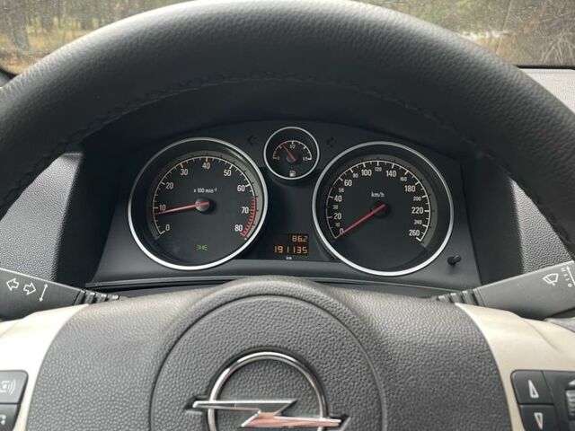 Чорний Опель Астра, об'ємом двигуна 1.6 л та пробігом 191 тис. км за 6100 $, фото 5 на Automoto.ua