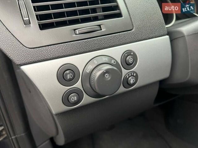 Черный Опель Астра, объемом двигателя 1.6 л и пробегом 199 тыс. км за 6499 $, фото 41 на Automoto.ua