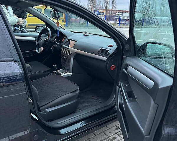 Чорний Опель Астра, об'ємом двигуна 1.7 л та пробігом 320 тис. км за 4600 $, фото 3 на Automoto.ua