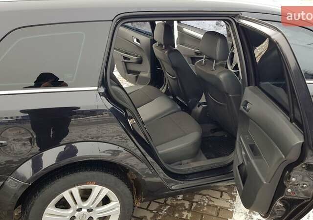 Черный Опель Астра, объемом двигателя 1.7 л и пробегом 332 тыс. км за 5599 $, фото 18 на Automoto.ua