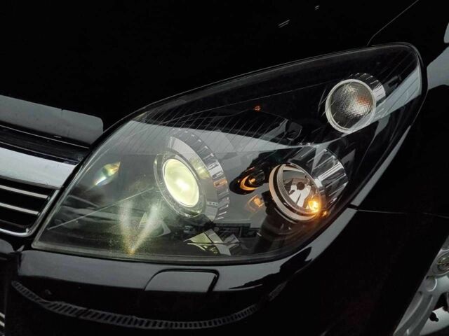 Черный Опель Астра, объемом двигателя 1.6 л и пробегом 247 тыс. км за 6299 $, фото 20 на Automoto.ua