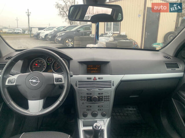 Черный Опель Астра, объемом двигателя 1.6 л и пробегом 232 тыс. км за 5500 $, фото 20 на Automoto.ua