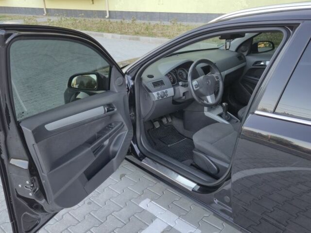 Чорний Опель Астра, об'ємом двигуна 1.6 л та пробігом 280 тис. км за 5000 $, фото 7 на Automoto.ua