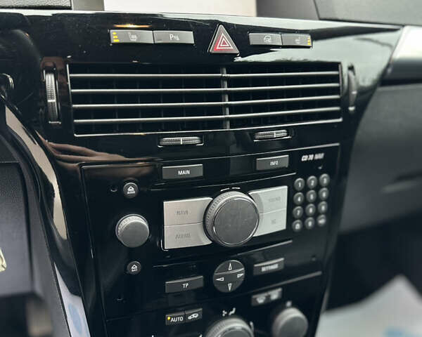 Чорний Опель Астра, об'ємом двигуна 1.6 л та пробігом 207 тис. км за 6200 $, фото 18 на Automoto.ua