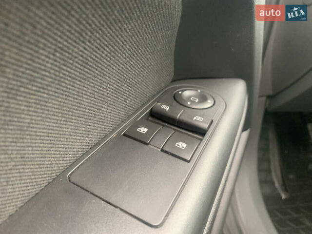 Черный Опель Астра, объемом двигателя 1.6 л и пробегом 232 тыс. км за 5500 $, фото 23 на Automoto.ua