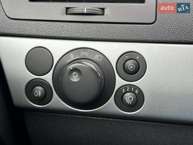 Чорний Опель Астра, об'ємом двигуна 1.6 л та пробігом 282 тис. км за 5490 $, фото 20 на Automoto.ua