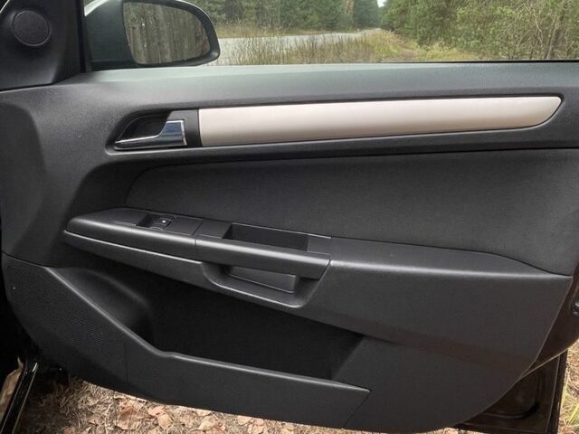 Чорний Опель Астра, об'ємом двигуна 1.6 л та пробігом 191 тис. км за 6100 $, фото 10 на Automoto.ua