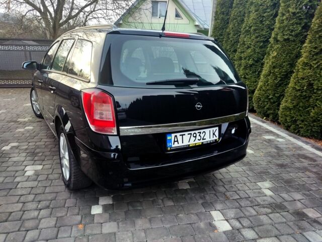 Черный Опель Астра, объемом двигателя 1.6 л и пробегом 220 тыс. км за 5800 $, фото 2 на Automoto.ua