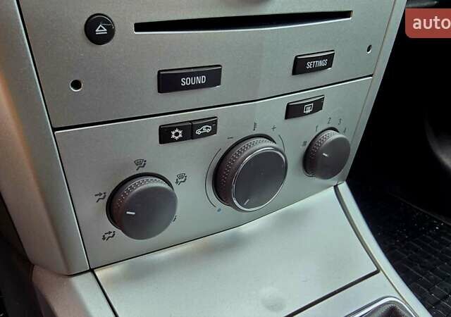 Черный Опель Астра, объемом двигателя 1.6 л и пробегом 238 тыс. км за 6299 $, фото 46 на Automoto.ua