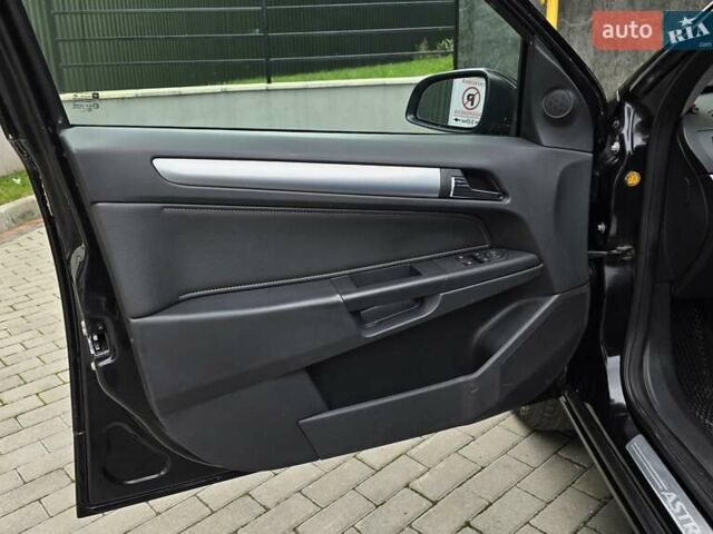 Черный Опель Астра, объемом двигателя 1.7 л и пробегом 224 тыс. км за 5650 $, фото 19 на Automoto.ua
