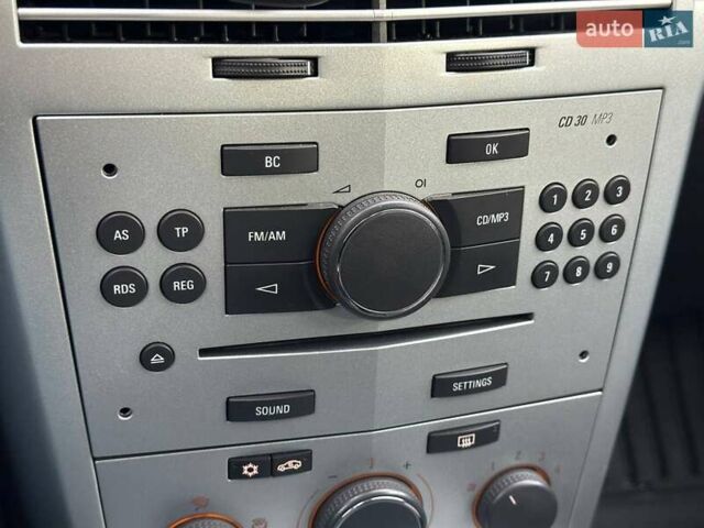 Опель Астра 2009 в Киеве на Automoto.ua Черный Опель Астра, объемом двигателя 1.6 л и пробегом 282 тыс. км за 5990 $, фото 16 на Automoto.ua