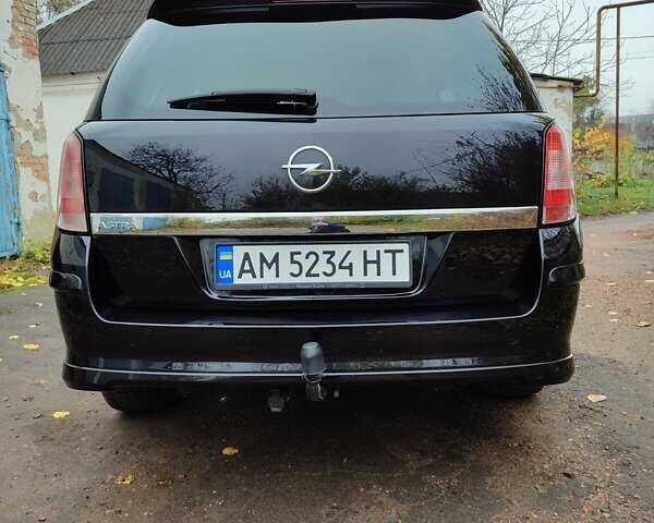 Черный Опель Астра, объемом двигателя 1.8 л и пробегом 225 тыс. км за 6800 $, фото 7 на Automoto.ua
