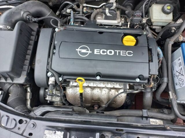 Черный Опель Астра, объемом двигателя 1.8 л и пробегом 200 тыс. км за 5750 $, фото 23 на Automoto.ua