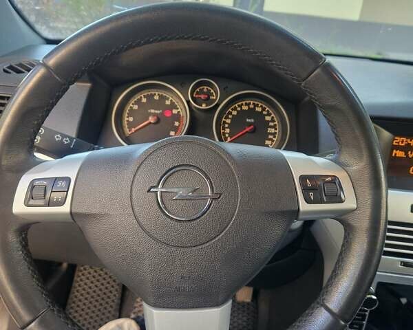 Опель Астра 2009 в Днепре (Днепропетровске) на Automoto.ua Черный Опель Астра, объемом двигателя 1.6 л и пробегом 275 тыс. км за 6200 $, фото 3 на Automoto.ua