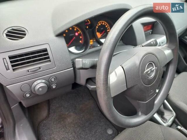 Чорний Опель Астра, об'ємом двигуна 1.8 л та пробігом 200 тис. км за 5750 $, фото 39 на Automoto.ua
