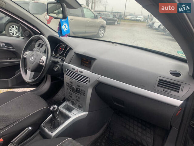 Черный Опель Астра, объемом двигателя 1.6 л и пробегом 232 тыс. км за 5500 $, фото 21 на Automoto.ua