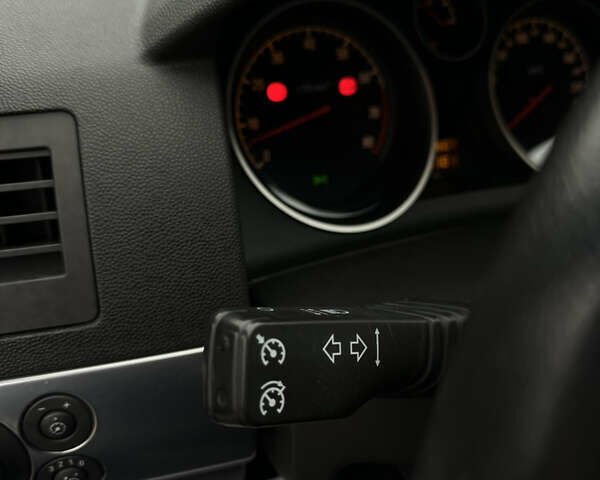 Чорний Опель Астра, об'ємом двигуна 1.6 л та пробігом 207 тис. км за 6200 $, фото 14 на Automoto.ua