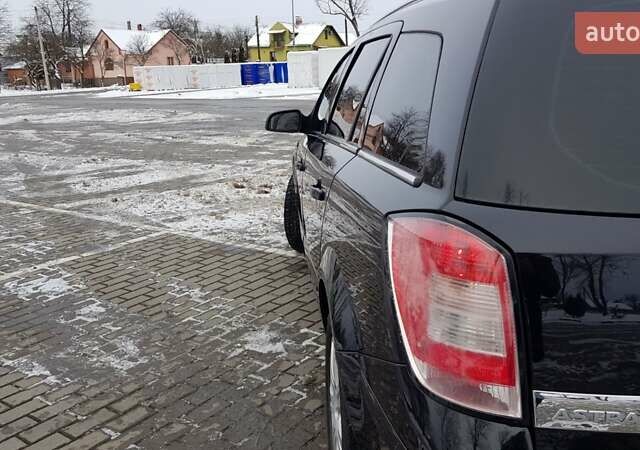 Черный Опель Астра, объемом двигателя 1.7 л и пробегом 332 тыс. км за 5599 $, фото 9 на Automoto.ua