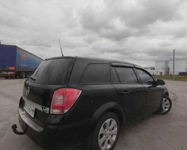 Черный Опель Астра, объемом двигателя 1.25 л и пробегом 325 тыс. км за 4699 $, фото 5 на Automoto.ua