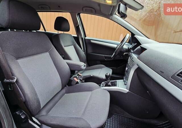 Черный Опель Астра, объемом двигателя 1.6 л и пробегом 238 тыс. км за 6299 $, фото 51 на Automoto.ua