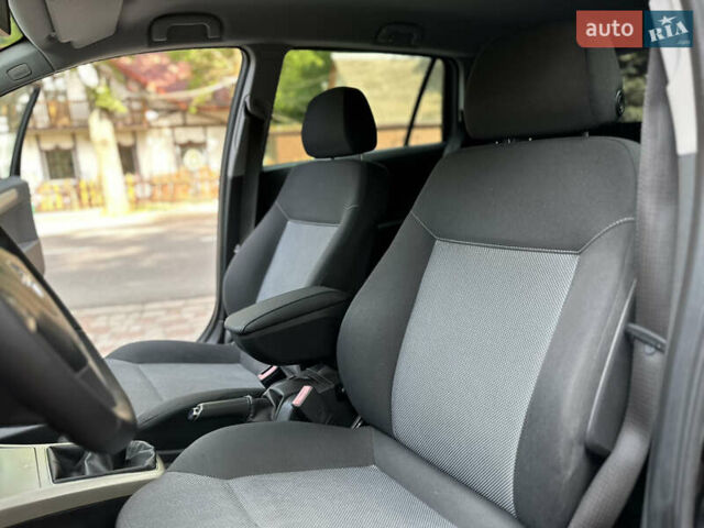 Черный Опель Астра, объемом двигателя 1.6 л и пробегом 157 тыс. км за 5499 $, фото 120 на Automoto.ua