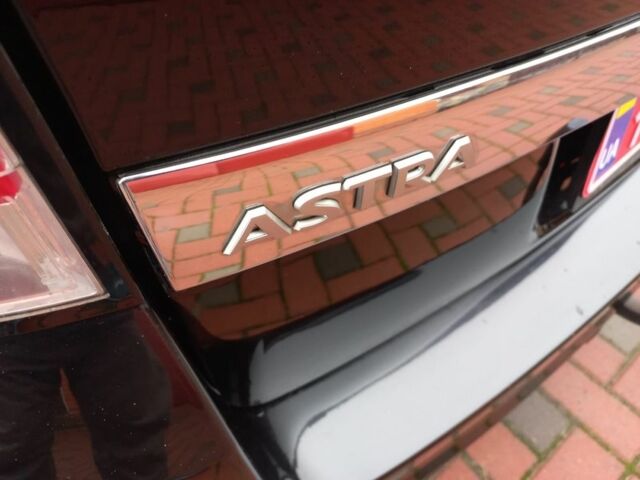 Черный Опель Астра, объемом двигателя 1.8 л и пробегом 200 тыс. км за 5750 $, фото 9 на Automoto.ua