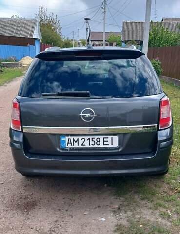 Черный Опель Астра, объемом двигателя 1.8 л и пробегом 164 тыс. км за 5500 $, фото 27 на Automoto.ua