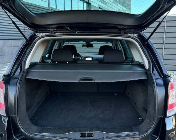 Черный Опель Астра, объемом двигателя 1.6 л и пробегом 160 тыс. км за 6200 $, фото 49 на Automoto.ua