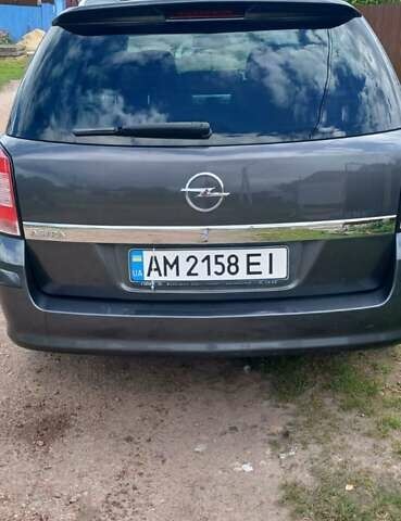 Черный Опель Астра, объемом двигателя 1.8 л и пробегом 164 тыс. км за 5500 $, фото 28 на Automoto.ua