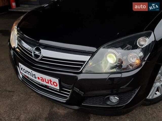 Черный Опель Астра, объемом двигателя 1.6 л и пробегом 247 тыс. км за 6299 $, фото 6 на Automoto.ua