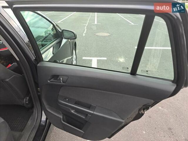 Черный Опель Астра, объемом двигателя 1.6 л и пробегом 212 тыс. км за 5200 $, фото 29 на Automoto.ua