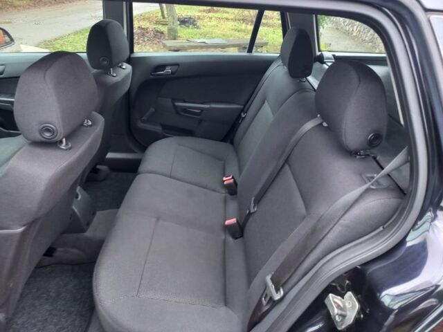 Черный Опель Астра, объемом двигателя 1.8 л и пробегом 200 тыс. км за 5750 $, фото 20 на Automoto.ua