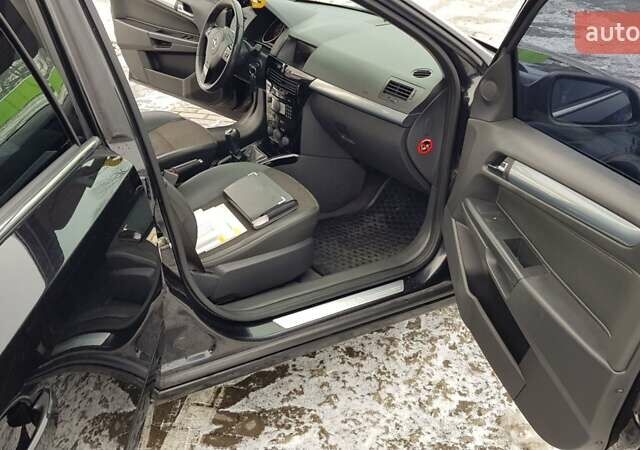 Черный Опель Астра, объемом двигателя 1.7 л и пробегом 332 тыс. км за 5599 $, фото 19 на Automoto.ua