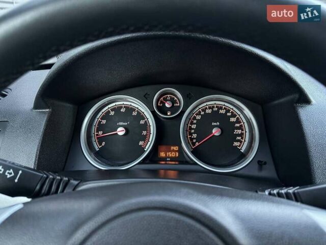 Черный Опель Астра, объемом двигателя 1.6 л и пробегом 160 тыс. км за 6200 $, фото 28 на Automoto.ua