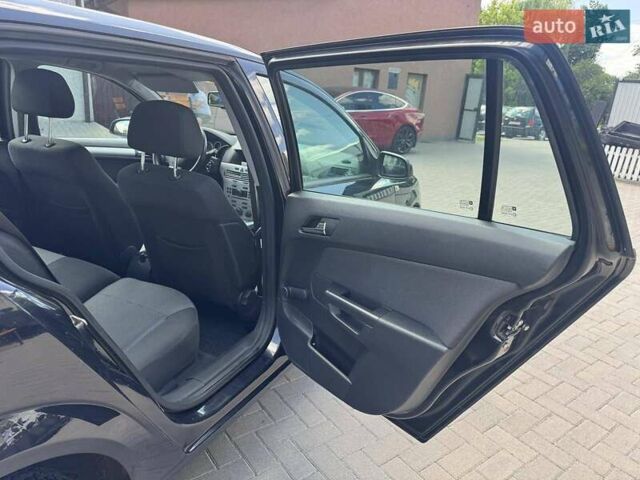 Черный Опель Астра, объемом двигателя 1.6 л и пробегом 178 тыс. км за 4900 $, фото 25 на Automoto.ua