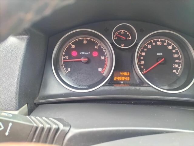 Опель Астра 2009 в Тлумаче на Automoto.ua Черный Опель Астра, объемом двигателя 1.7 л и пробегом 249 тыс. км за 4900 $, фото 5 на Automoto.ua