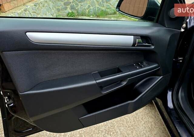 Черный Опель Астра, объемом двигателя 1.6 л и пробегом 238 тыс. км за 6299 $, фото 38 на Automoto.ua