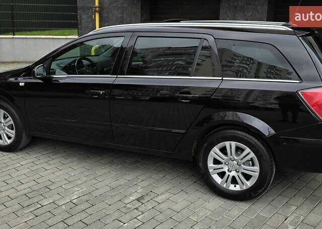 Черный Опель Астра, объемом двигателя 1.7 л и пробегом 224 тыс. км за 5650 $, фото 5 на Automoto.ua