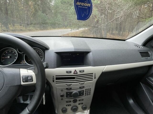 Чорний Опель Астра, об'ємом двигуна 1.6 л та пробігом 191 тис. км за 6100 $, фото 6 на Automoto.ua