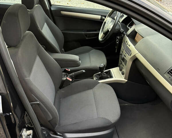 Опель Астра 2009 у Белой Церкве на Automoto.ua Чорний Опель Астра, об'ємом двигуна 1.6 л та пробігом 240 тис. км за 5900 $, фото 49 на Automoto.ua