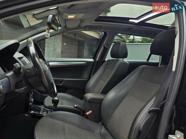 Черный Опель Астра, объемом двигателя 1.7 л и пробегом 224 тыс. км за 5599 $, фото 21 на Automoto.ua